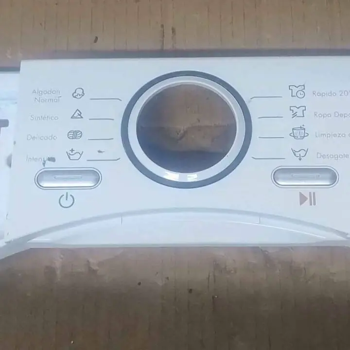 Frente panel de lavasecarropas atma LVS 5410