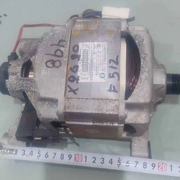 Motor funcionando de lavarropas top house XQG90 f512