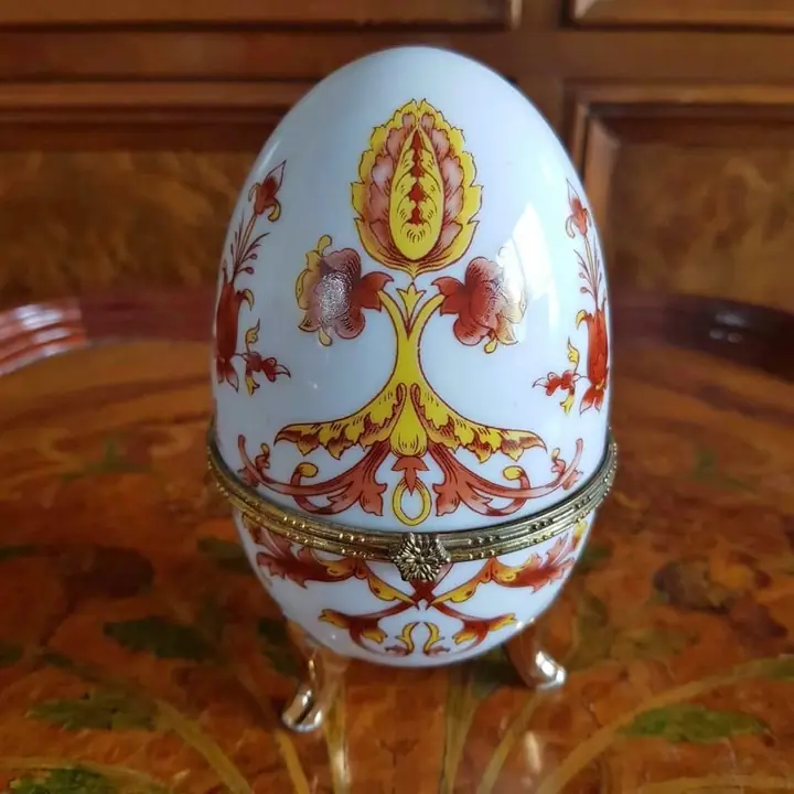 Alhajero/huevo de porcelana. Cod. 851