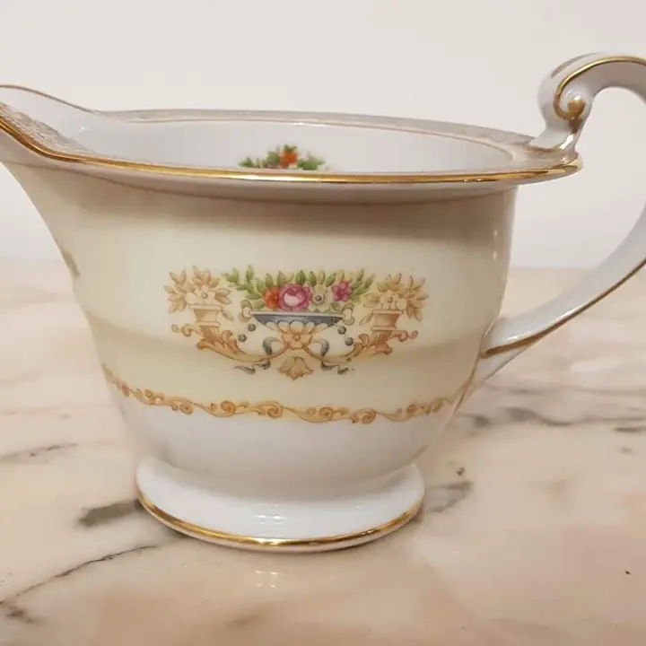 Lechera porcelana japonesa Rose China Japan. Cod. 059
