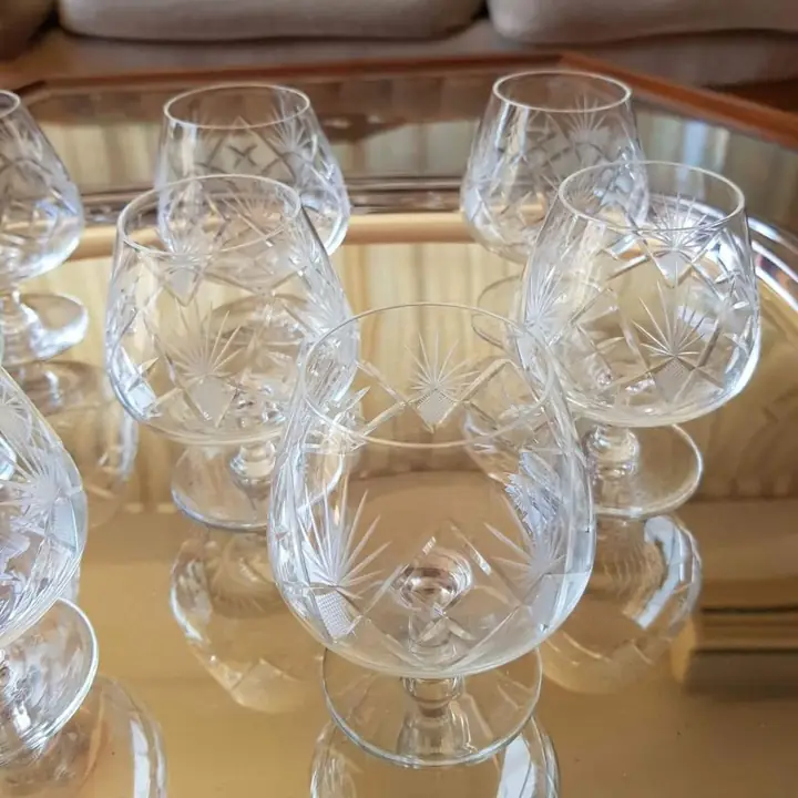 8 Copas de cognac de cristal tallado. Cod. 704