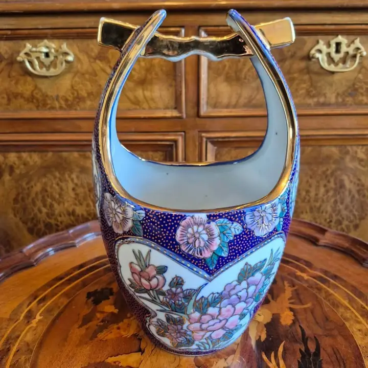 Jarrón o canasta de porcelana japonesa. Cod. 1419