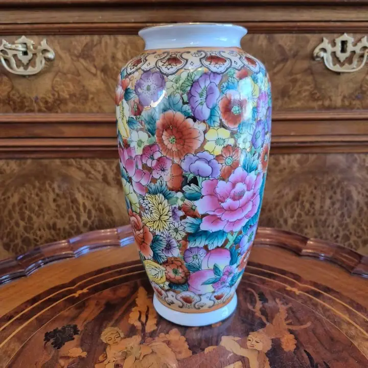 Jarrón o florero porcelana china. Cod. 1548