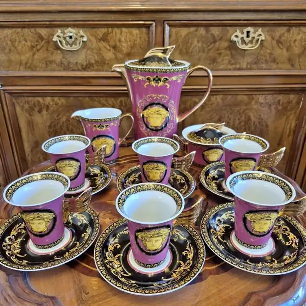 Juego de café Colección Ikarus Medusa Red de Versace Meets Rosenthal. Cod. 1800