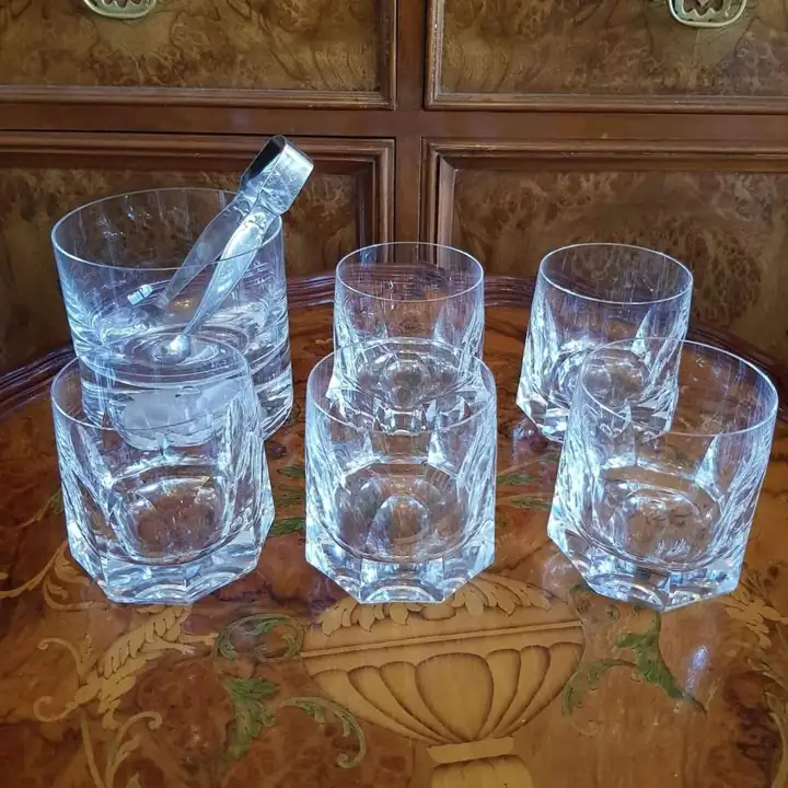 Hielera y 5 vasos de whisky. Cod. 493
