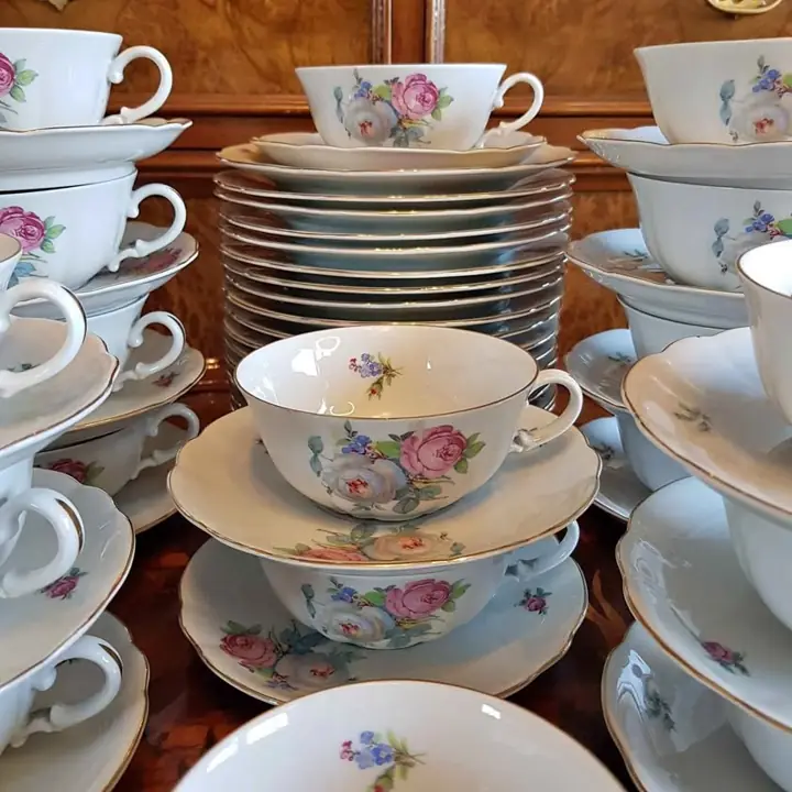 18 Trios de té Verbano Roger. Cod. 1078
