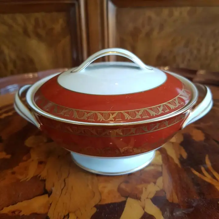 Azucarera Noritake Nippon Toki Kaisha rojo y oro. Cod. 907