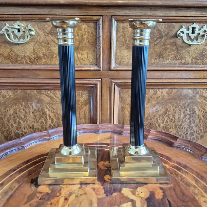 2 Candeleros bronce dorado y negro. Cod. 1453