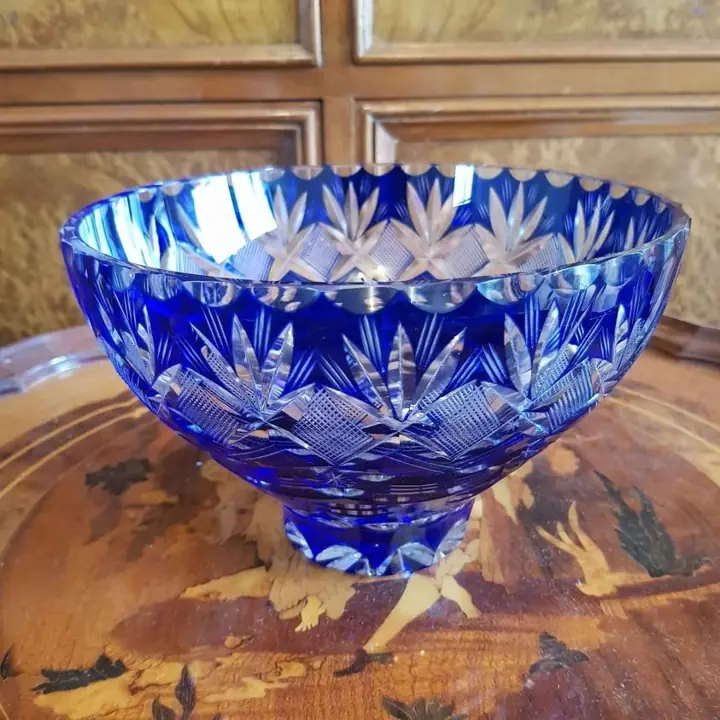 Centro de mesa de cristal azul cobalto. Cod. 904