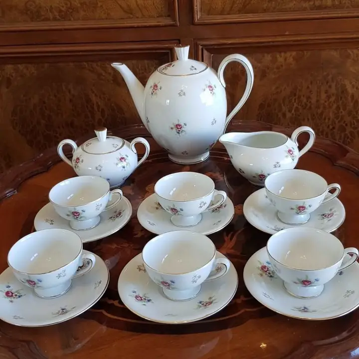 Juego de café Tsuji sello oro. Cod. 1034