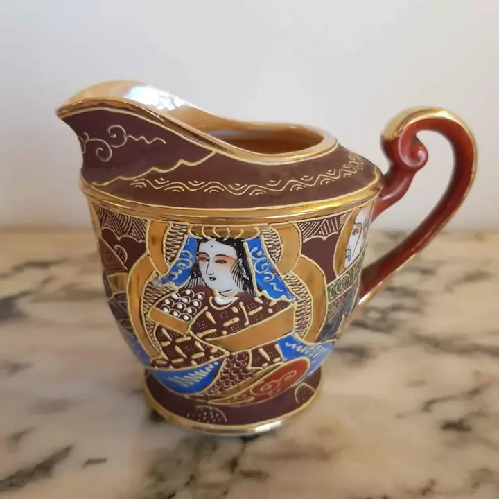 Lechera de porcelana satsuma. Cod. 529