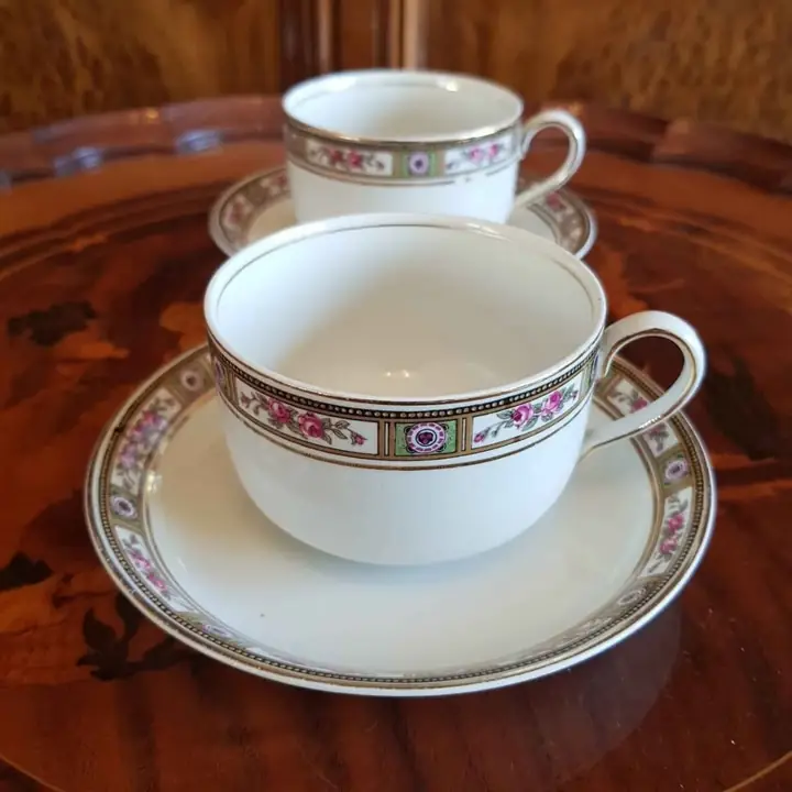 2 Duos de té Johnson Bros England. Cod. 882