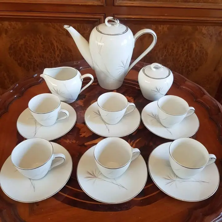 Juego de café Tsuji plumerillos grises. Cod. 613