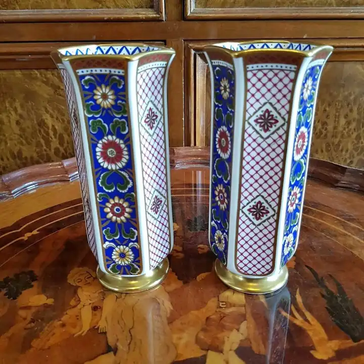 Par de floreros porcelana Aynsley England. Cod. 749