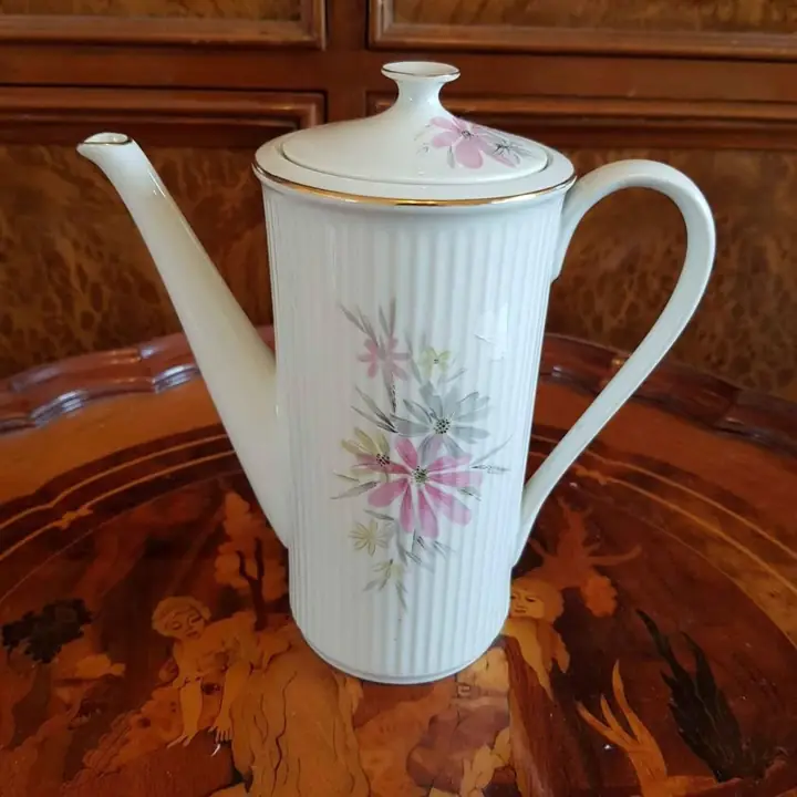 Caferera Verbano con flores rosas y grises. Cod. 633