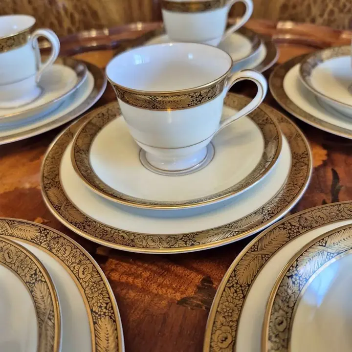 6 Trios de café Goldkin (5675) Noritake. Cod. 1894