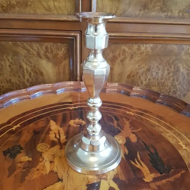 Candelero de bronce. Cod. 942