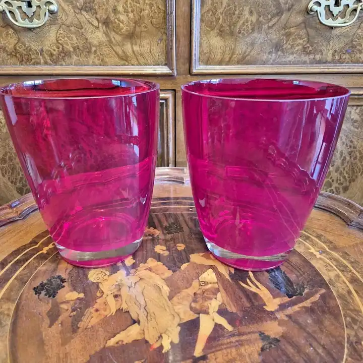 Par de floreros/jarrones cristal rojo rubí Mid-Century. Cod 1780C
