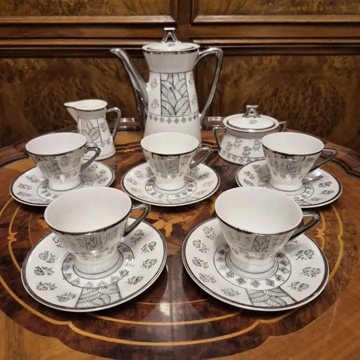 Juego de café de porcelana japonesa vintage. Cod. 1795