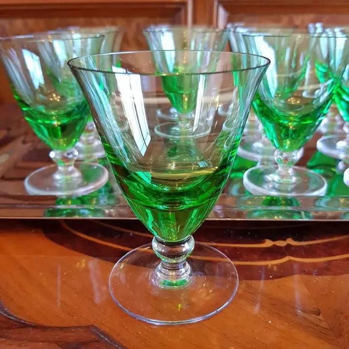 Docena de copas verdes cristal San Carlos. Cod. 607