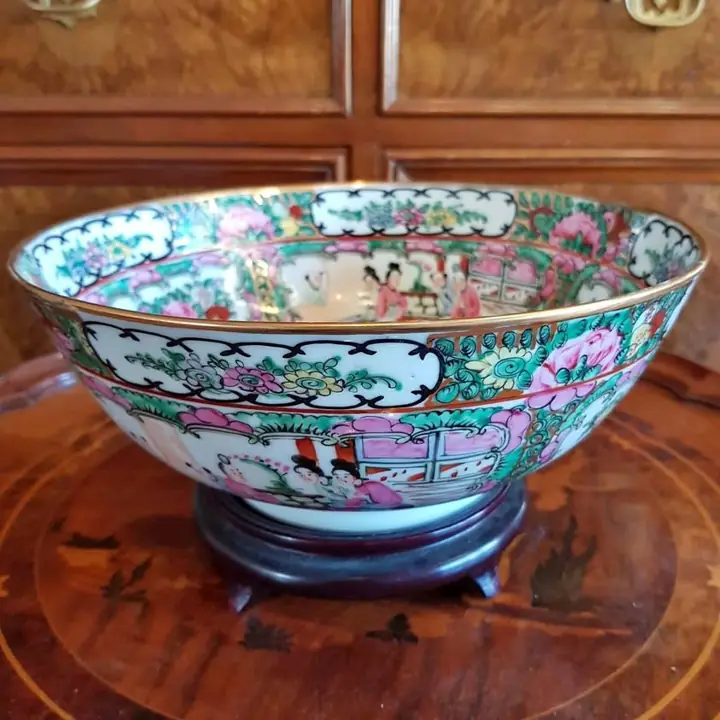 Centro de mesa de porcelana China. Cod. 1042