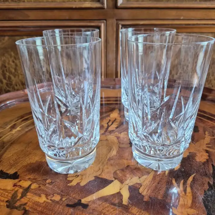 4 Vasos de cristal tallado. Cod 1474 RB