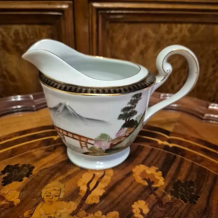 Lechera Monte Fuji Tsuji. Cod. 1359