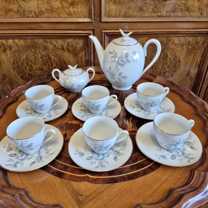 Juego de café Tsuji rosas celestes. Cod. 1868
