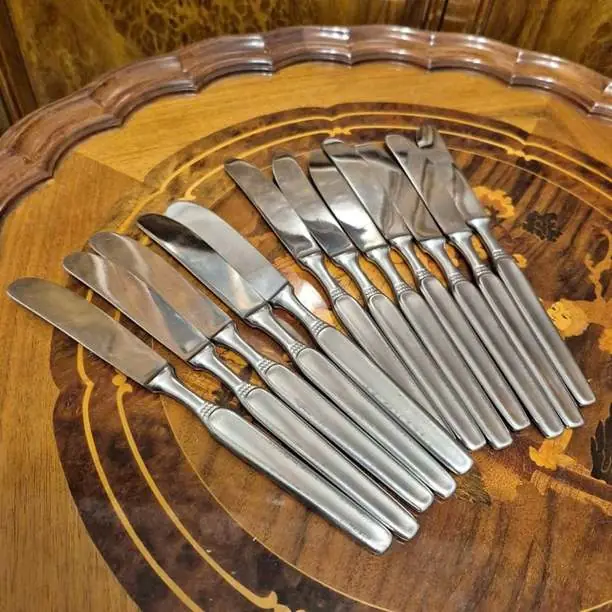 12 Cuchillos principales Gamuza modelo Varina. Cod. 1941