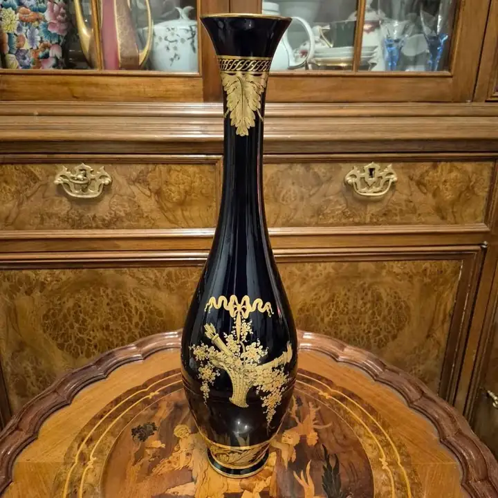 Jarrón de porcelana de Limoges. Cod. 6013