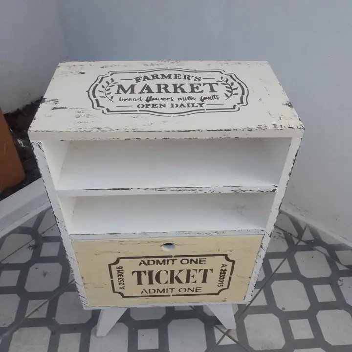 Vendo mesas de noche cada una a $35 mil pesos boedo