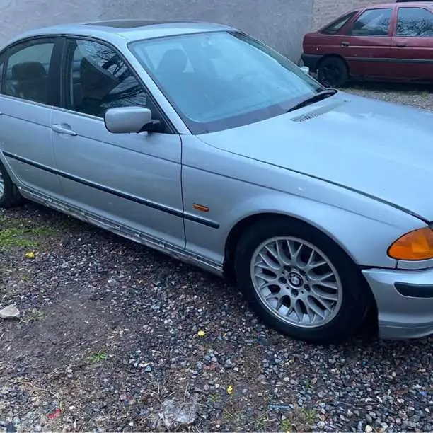 BMW 323i 2002