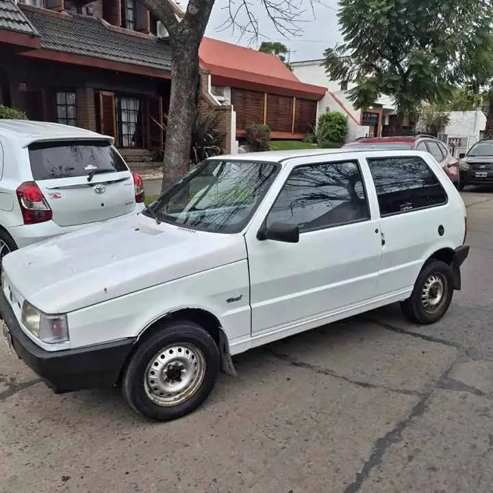 Fiat uno mpi 2000 gnc