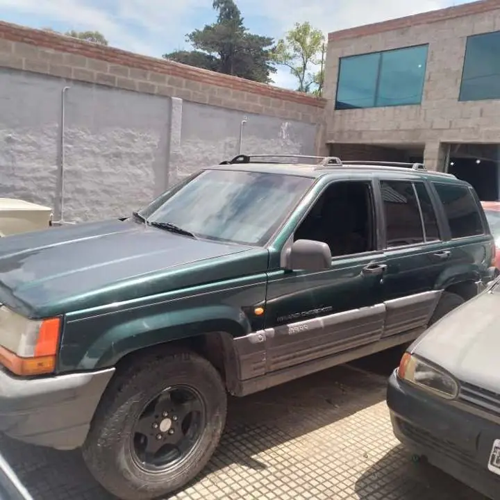 Jeep grand cherokee laredo 1999 4x4