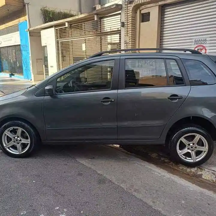 Volkswagen suran 2013