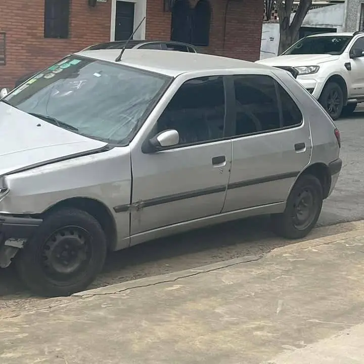 Peugeot 306 xr 1.8 gnc