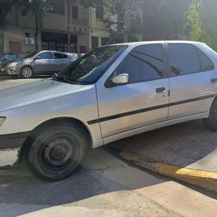Peugeot 306 xr 1.8 gnc