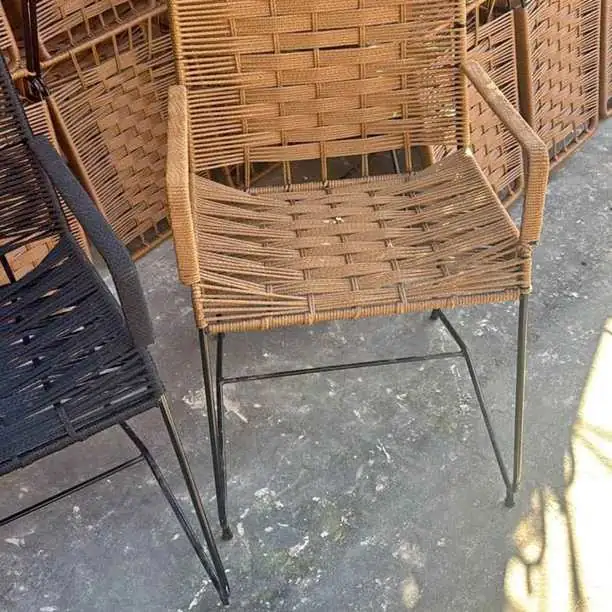 Silla con Apoyabrazos $59.999 | Marrón y Negro