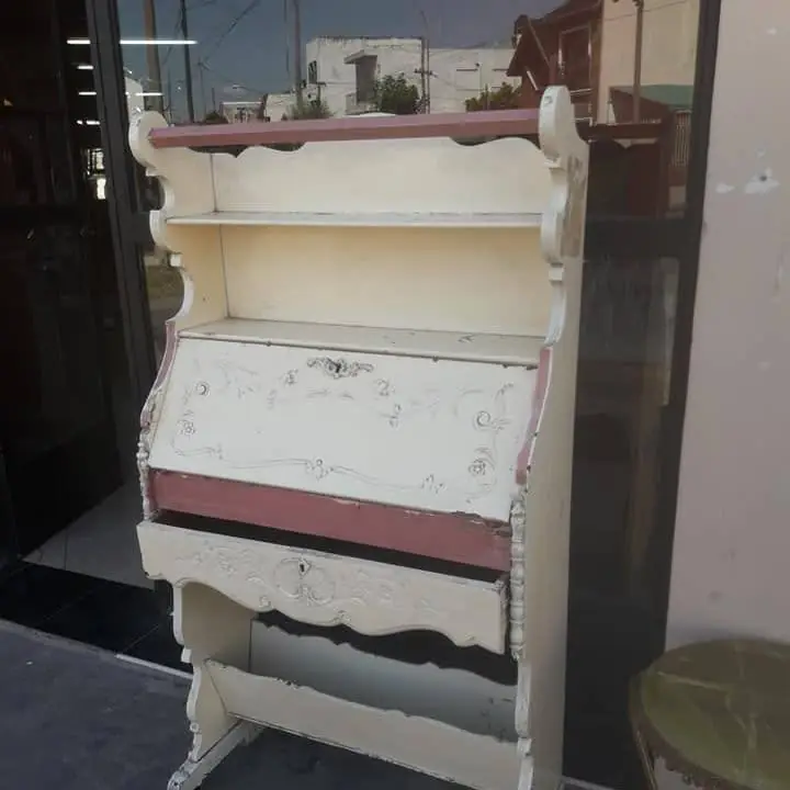 Antiguo secreter provebzal