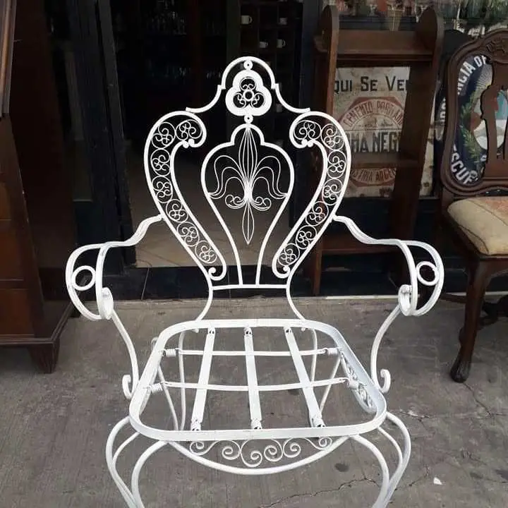 Sillon antiguo sólo 1 restaurado