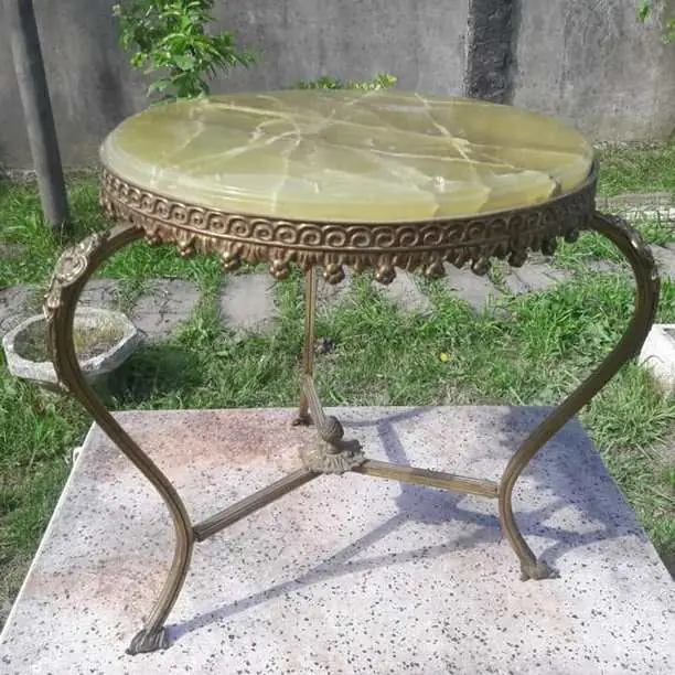 Mesa de sala... bronce y mármol onix