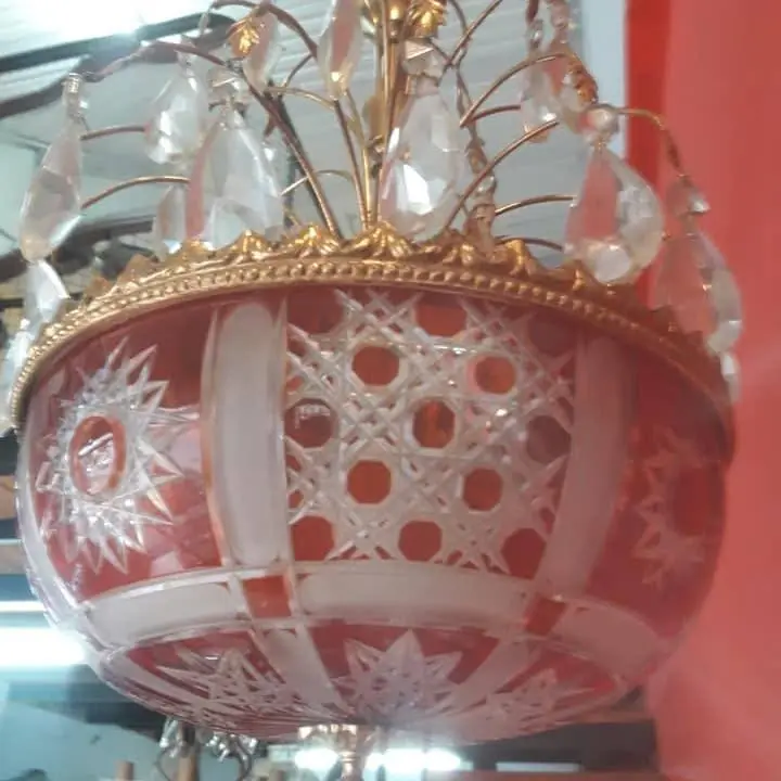 Araña de cristal con bronce y cairelea