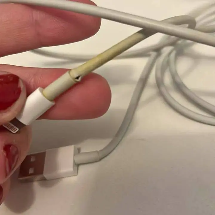 Cable usb 2 metros Apple iPhone usado original
