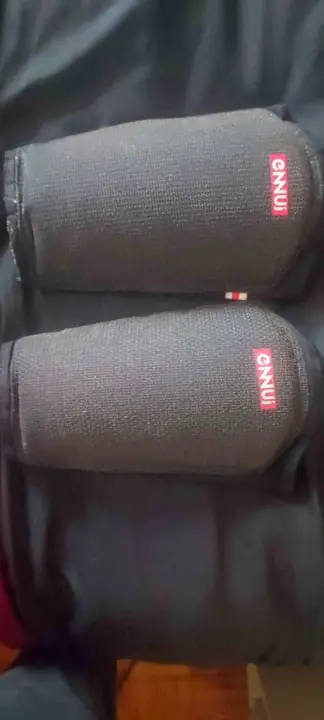 Vendo canilleras Ennui en muy buen estado! Talla M