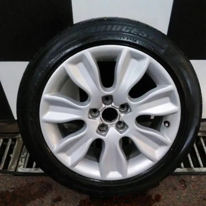 Llanta Audi A1 ORIG. Audi c/ goma