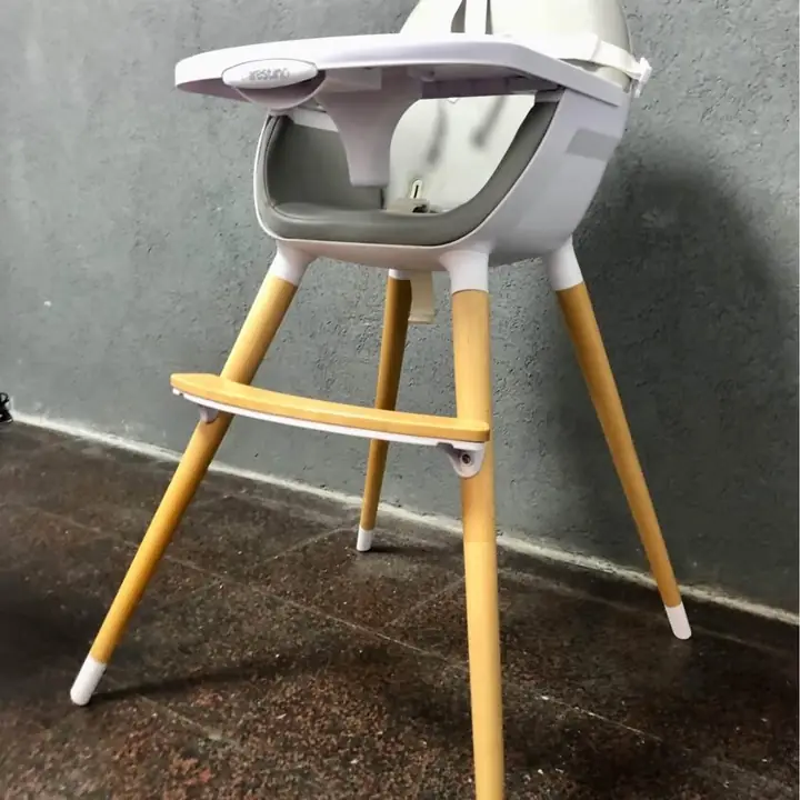 Silla de comer carestino neo