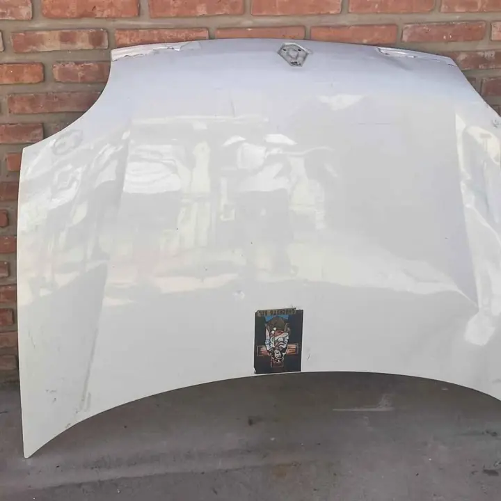 Capot Renault kangoo