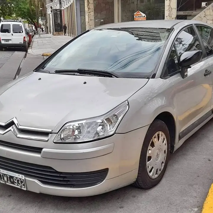Citroen C4 año 2010 motor 1.6 16 V naftero, 151.000 KM titular, todo al dia $6.800.000