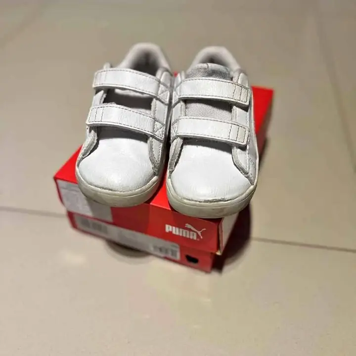Zapatillas de nena talle 24 puma ( usadas como nueva)