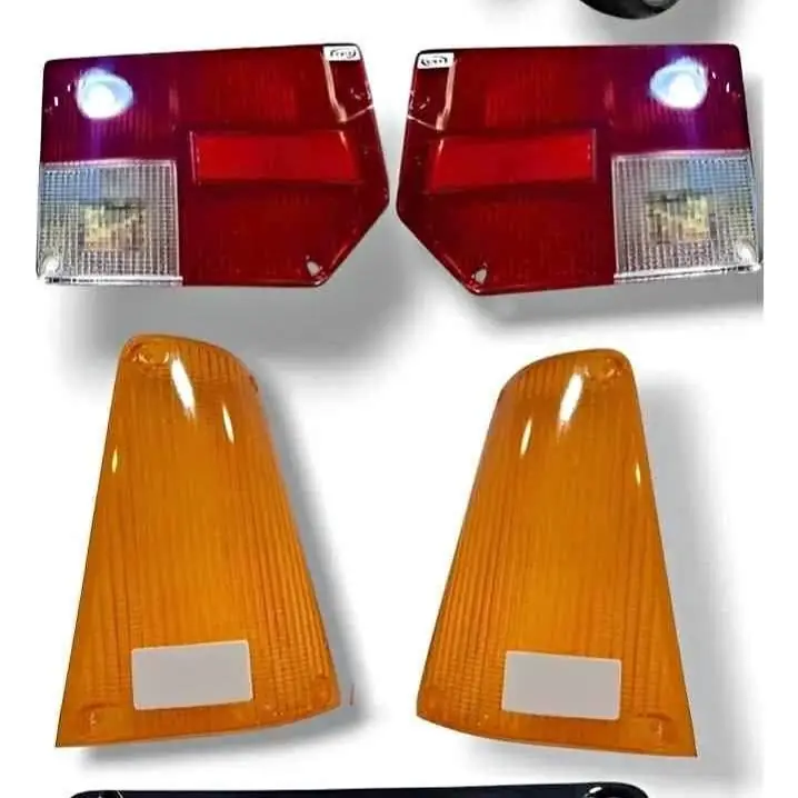 Combo lentes traseros más giros de lentes traseros más cubre patente Fiat 128 súper Europa
